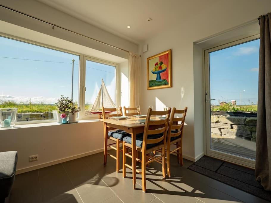 Beach Front Appartments In Design Eco-Villa Ulsteinvik Habitación foto